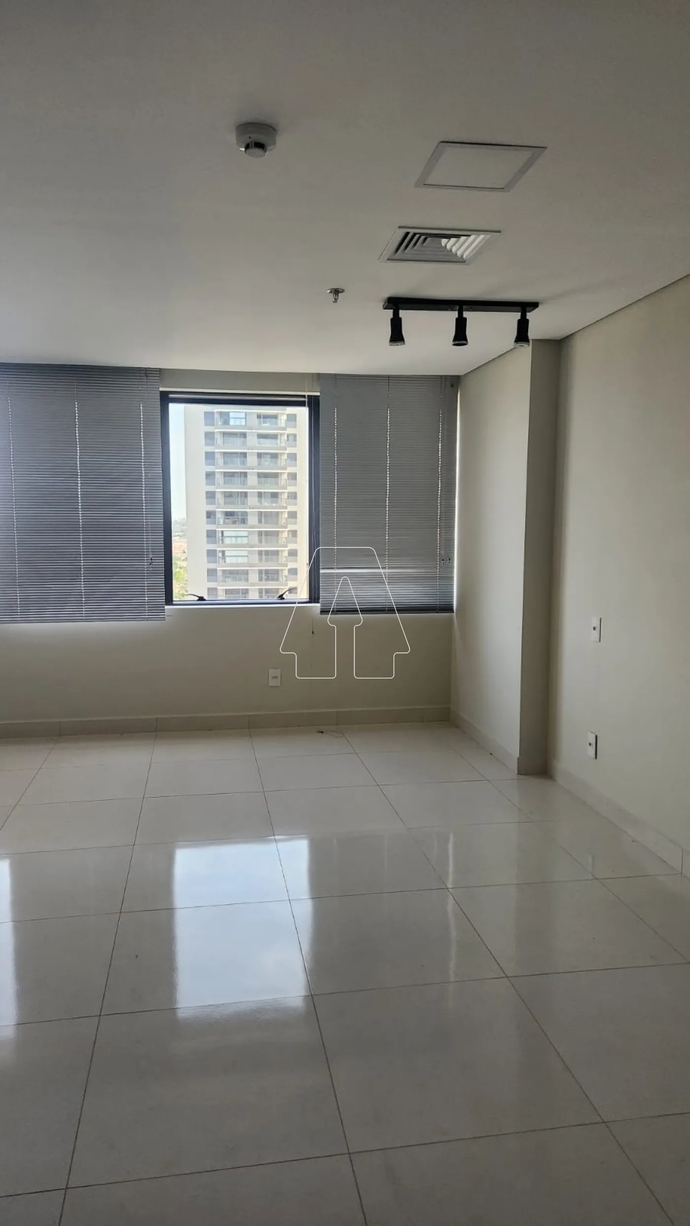 Alugar Comercial / Sala em Condomínio em Araçatuba R$ 1.900,00 - Foto 4