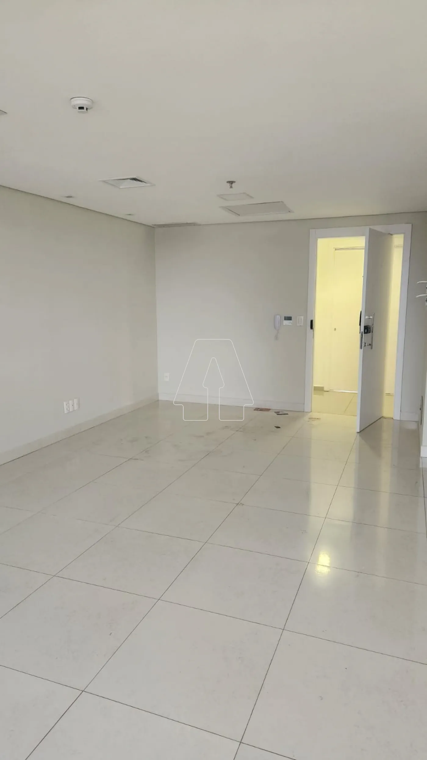 Alugar Comercial / Sala em Condomínio em Araçatuba R$ 1.900,00 - Foto 3