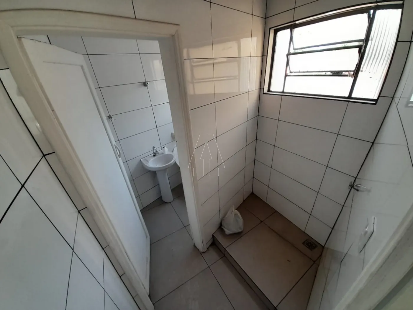 Alugar Comercial / Sala em Araçatuba R$ 1.000,00 - Foto 4