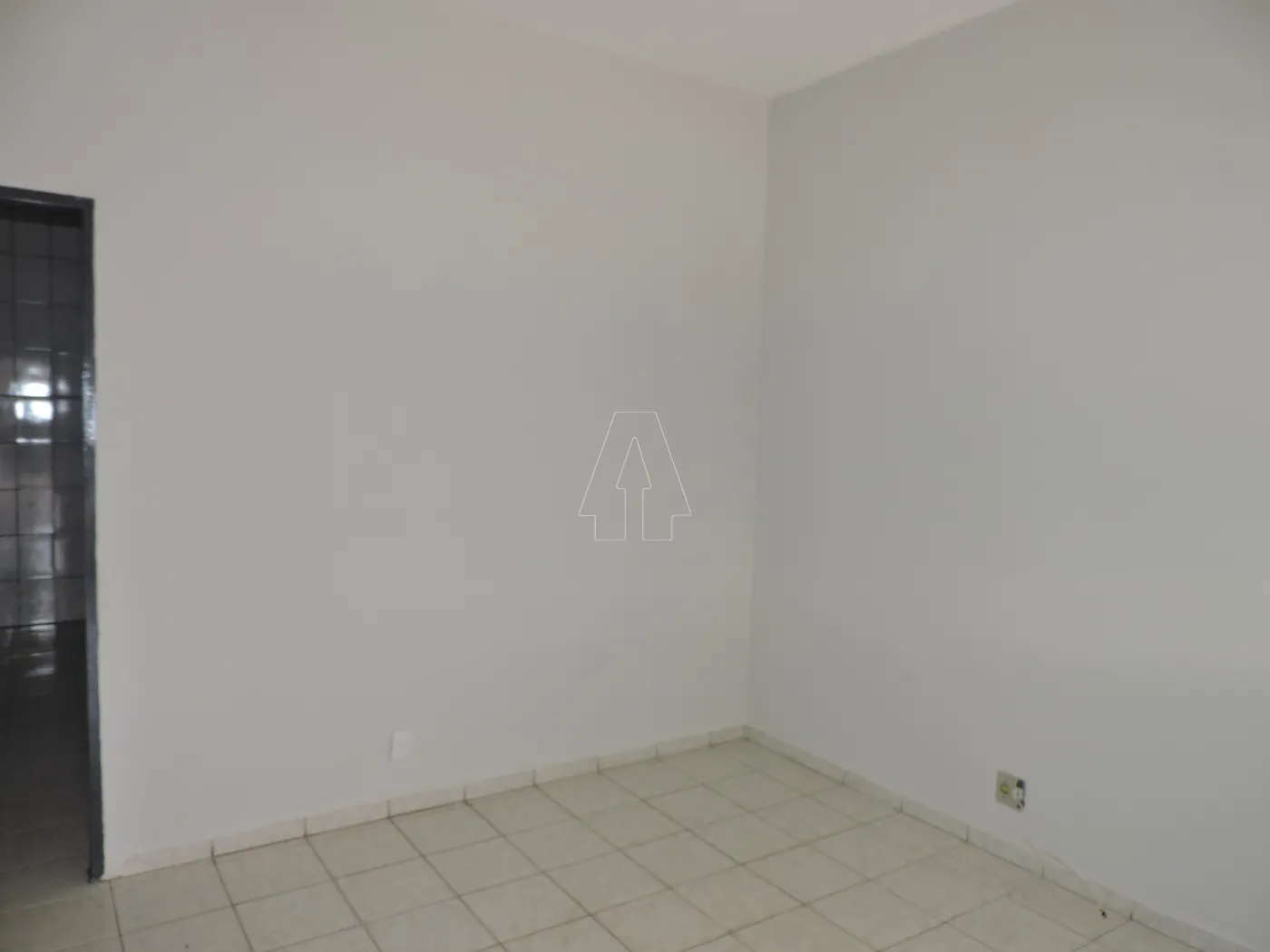 Alugar Casa / Residencial em Araçatuba R$ 1.300,00 - Foto 2