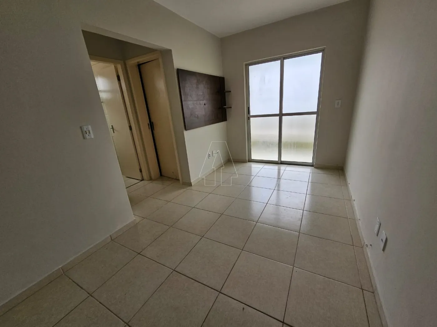 Alugar Apartamento / Padrão em Araçatuba R$ 1.000,00 - Foto 2