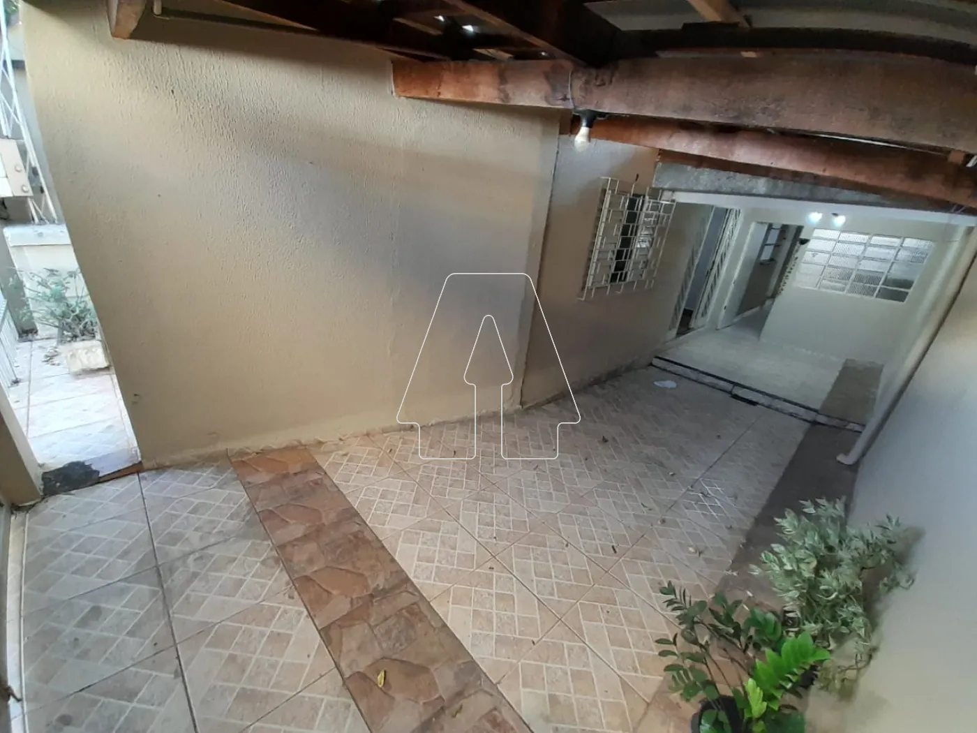 Alugar Casa / Residencial em Araçatuba R$ 900,00 - Foto 2