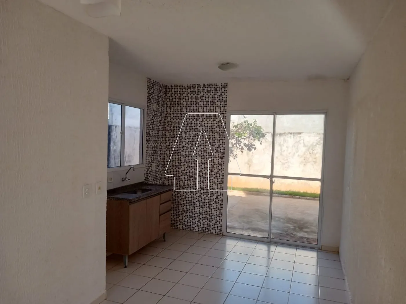 Alugar Casa / Condomínio em Araçatuba R$ 650,00 - Foto 3