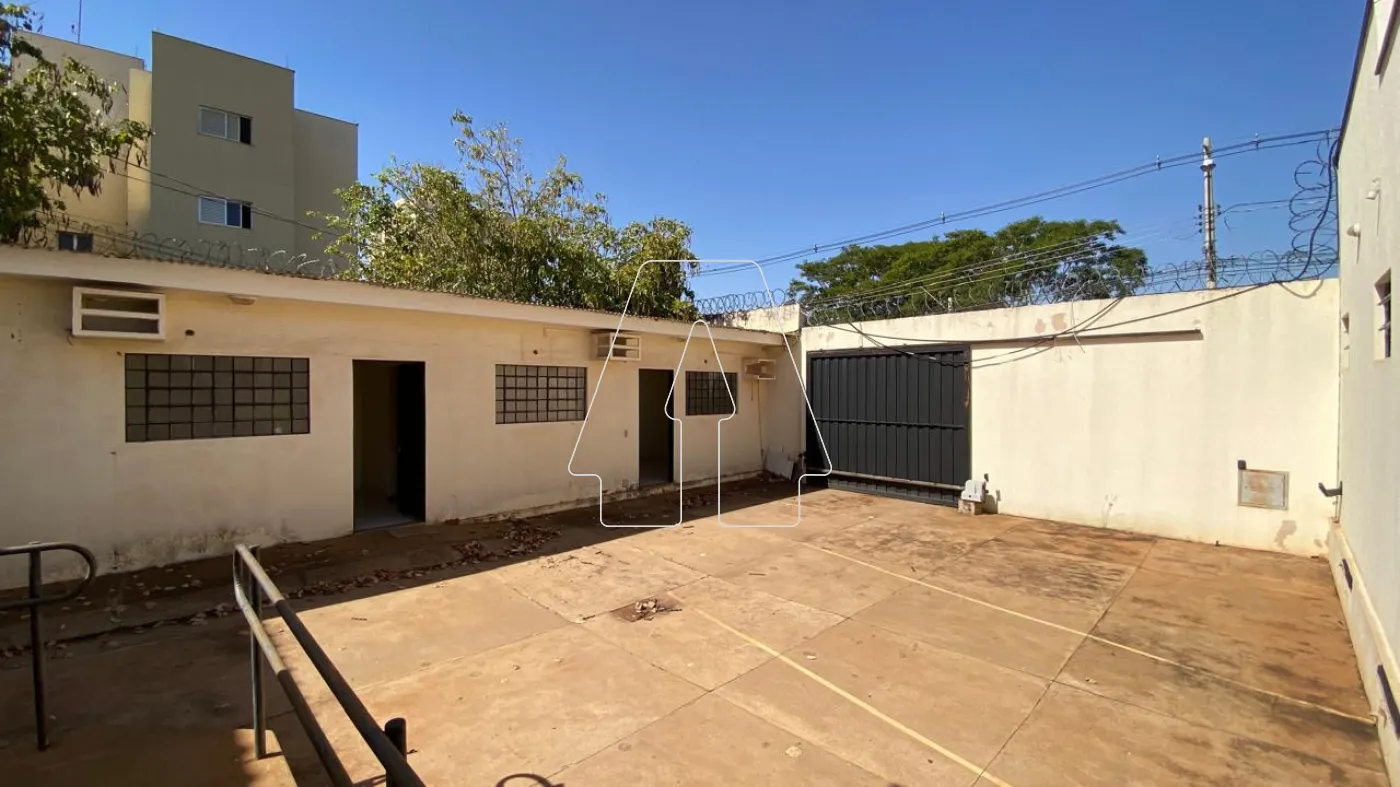 Alugar Comercial / Galpão em Araçatuba R$ 7.500,00 - Foto 17