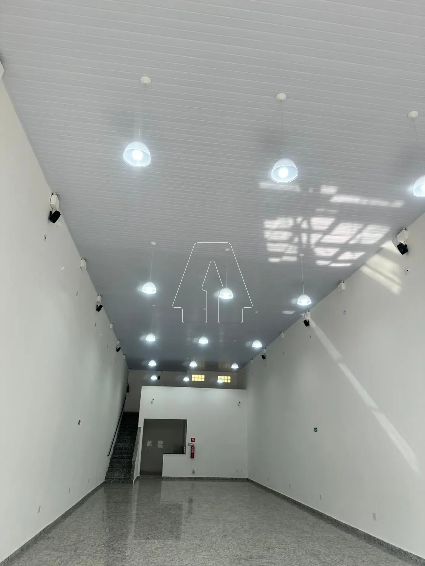 Alugar Comercial / Salão em Araçatuba R$ 5.000,00 - Foto 1