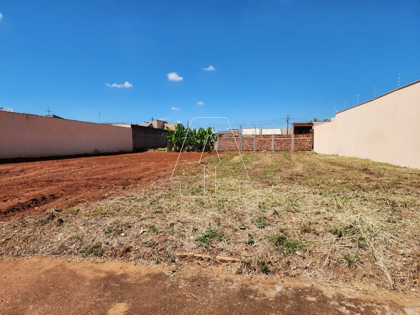 Comprar Terreno / Padrão em Araçatuba R$ 170.000,00 - Foto 1