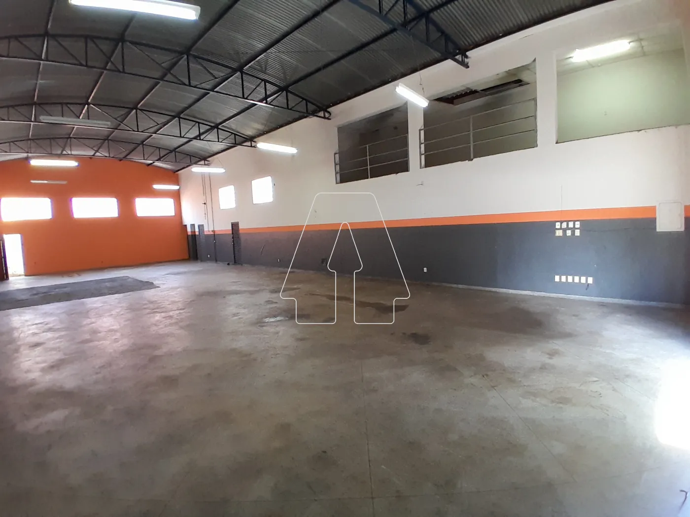 Alugar Comercial / Barracão em Araçatuba R$ 3.000,00 - Foto 2