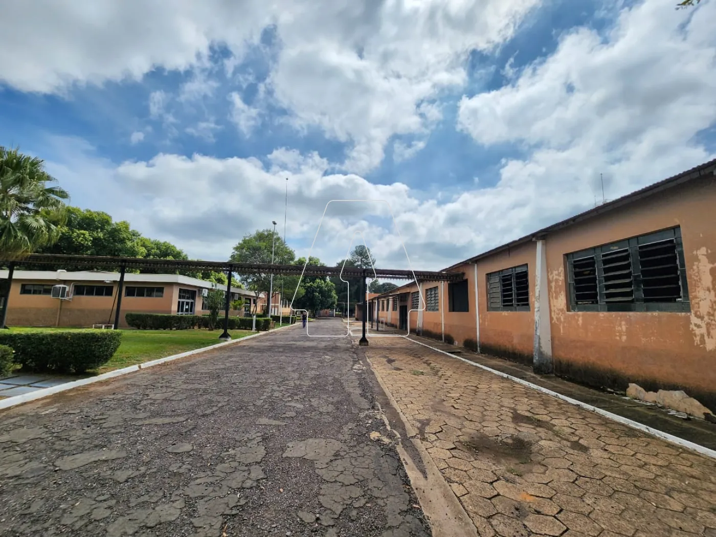 Comprar Comercial / Galpão em Araçatuba - Foto 5