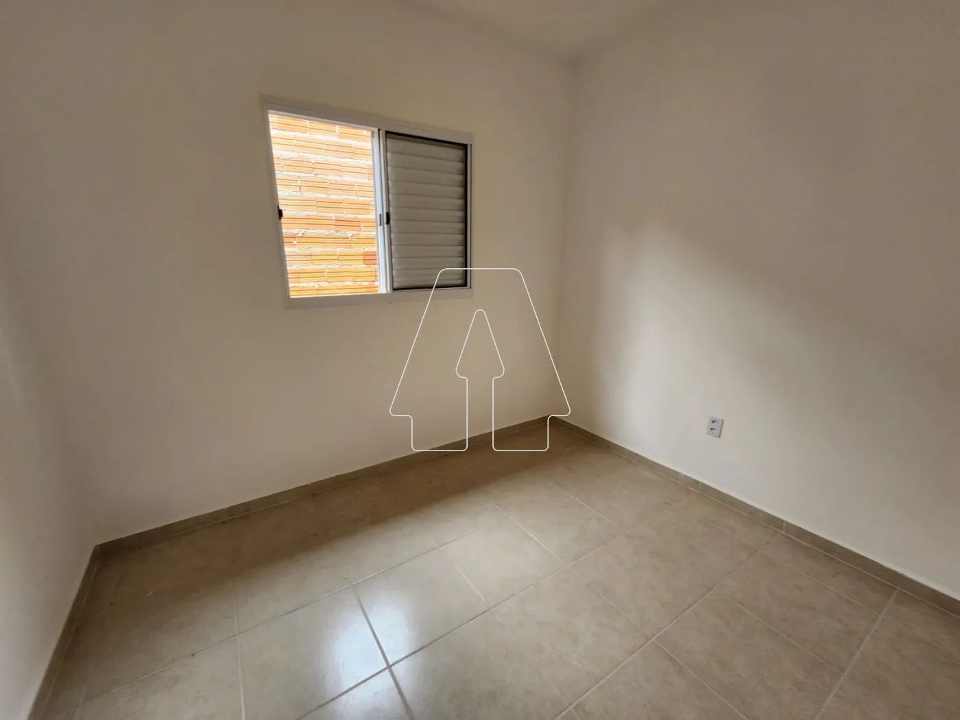 Alugar Casa / Residencial em Araçatuba R$ 800,00 - Foto 2