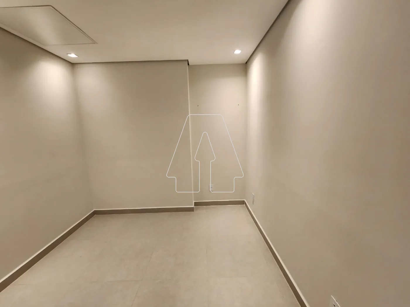 Alugar Comercial / Sala em Condomínio em Araçatuba R$ 2.800,00 - Foto 4