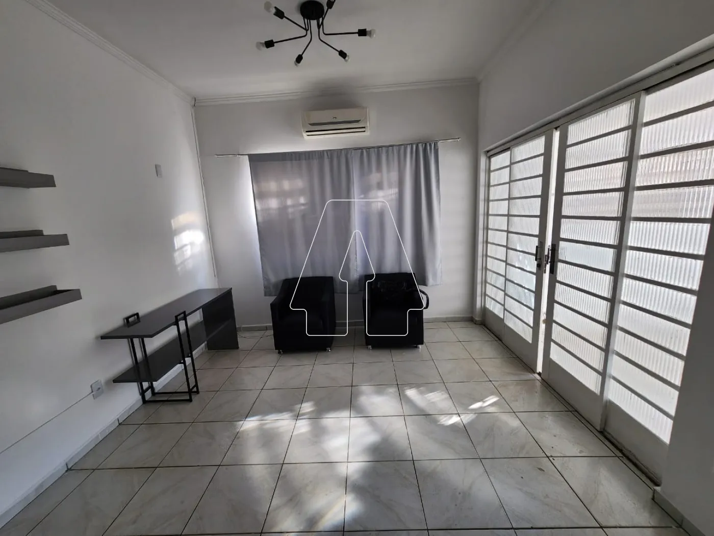 Alugar Comercial / Salão em Araçatuba R$ 1.800,00 - Foto 1