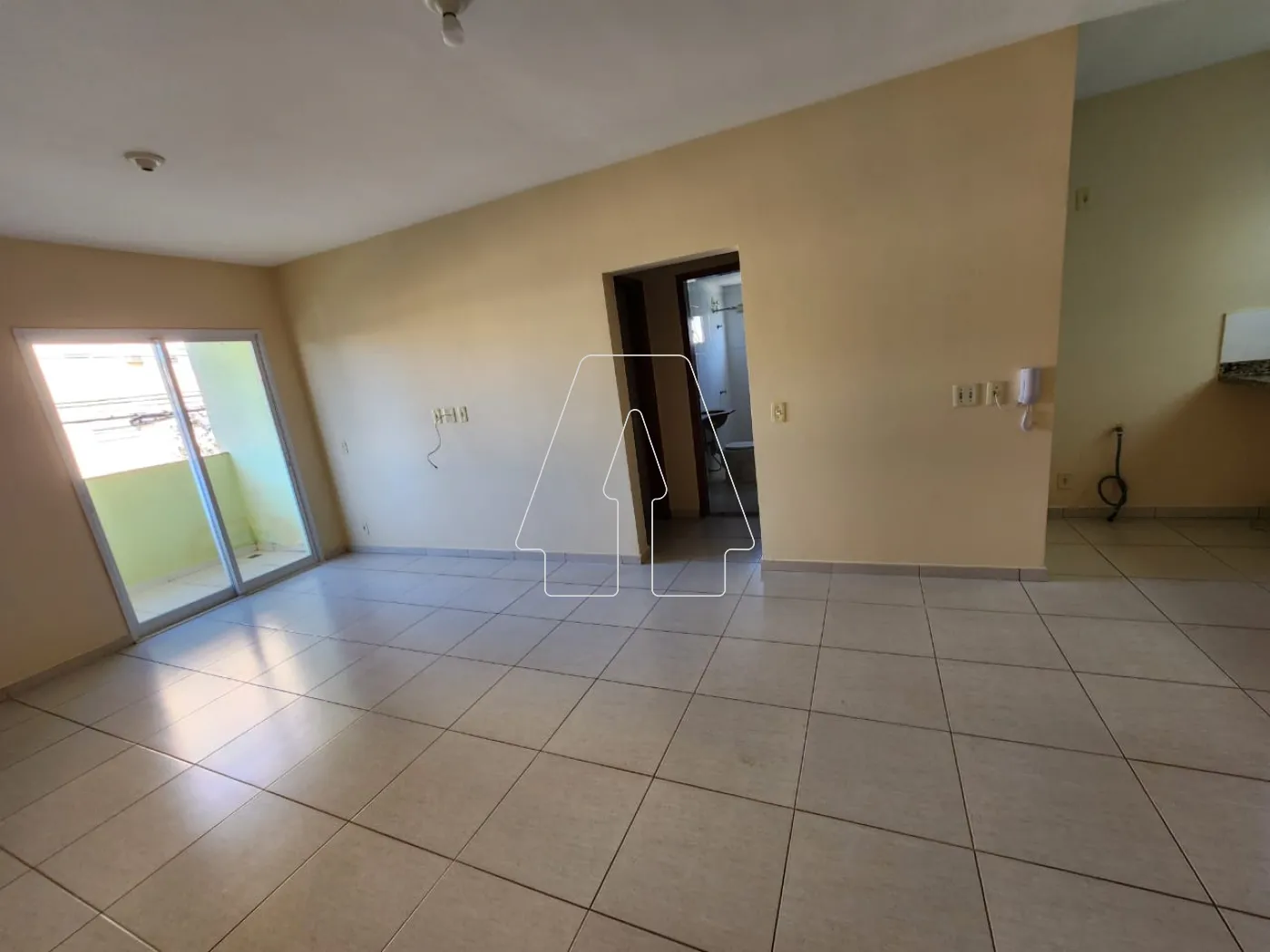 Alugar Apartamento / Padrão em Araçatuba R$ 1.300,00 - Foto 2