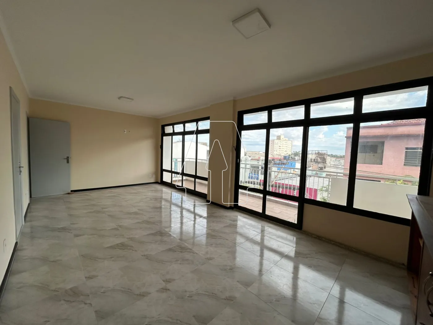 Alugar Apartamento / Padrão em Araçatuba R$ 3.700,00 - Foto 2
