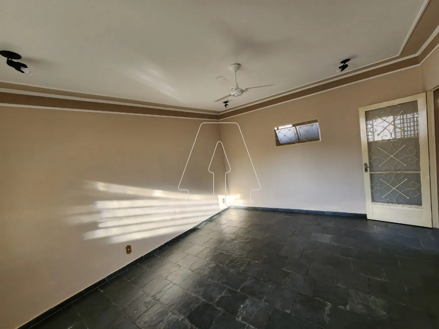 Alugar Casa / Residencial em Araçatuba R$ 2.200,00 - Foto 2