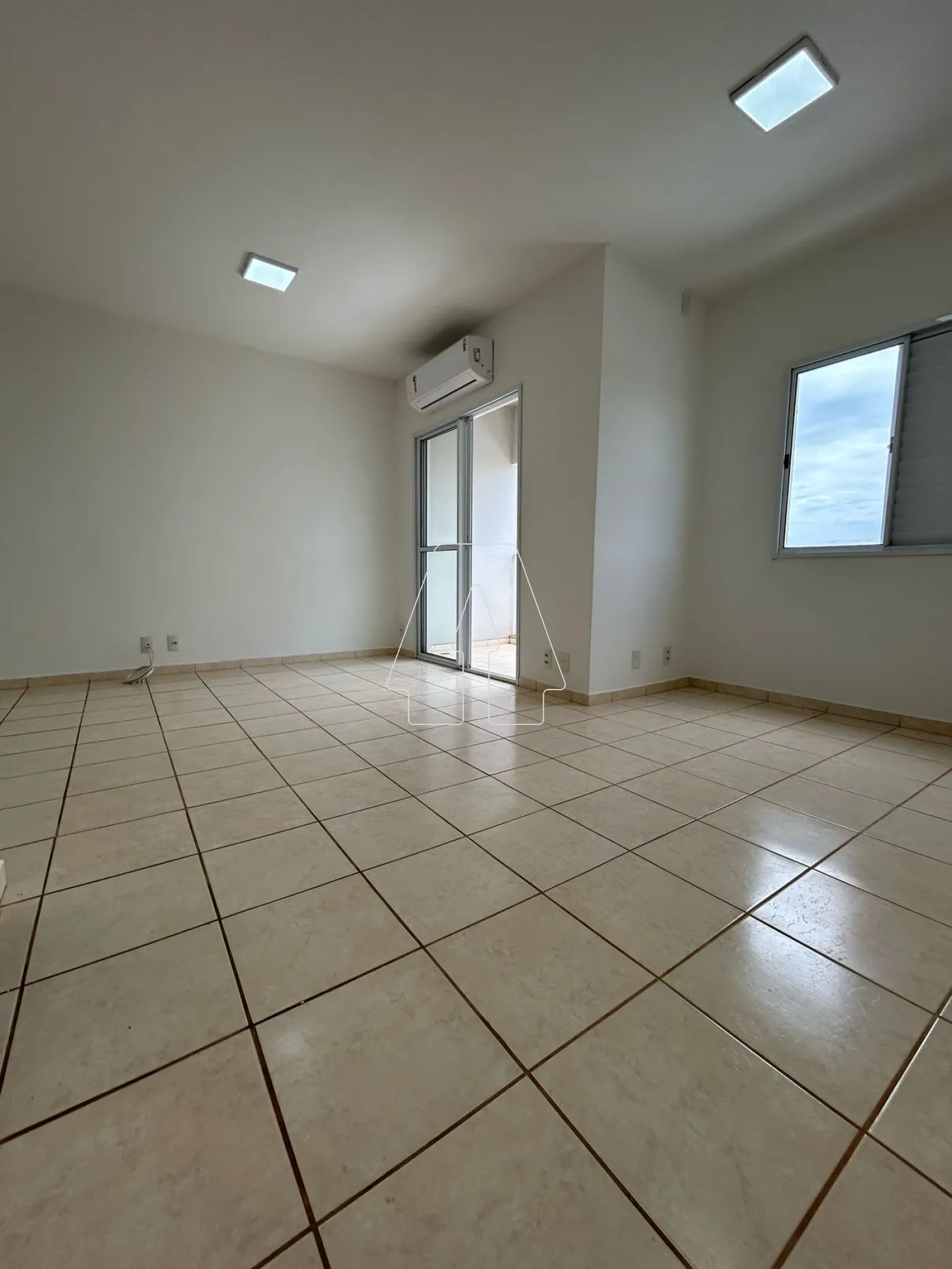 Alugar Apartamento / Padrão em Araçatuba R$ 2.200,00 - Foto 2