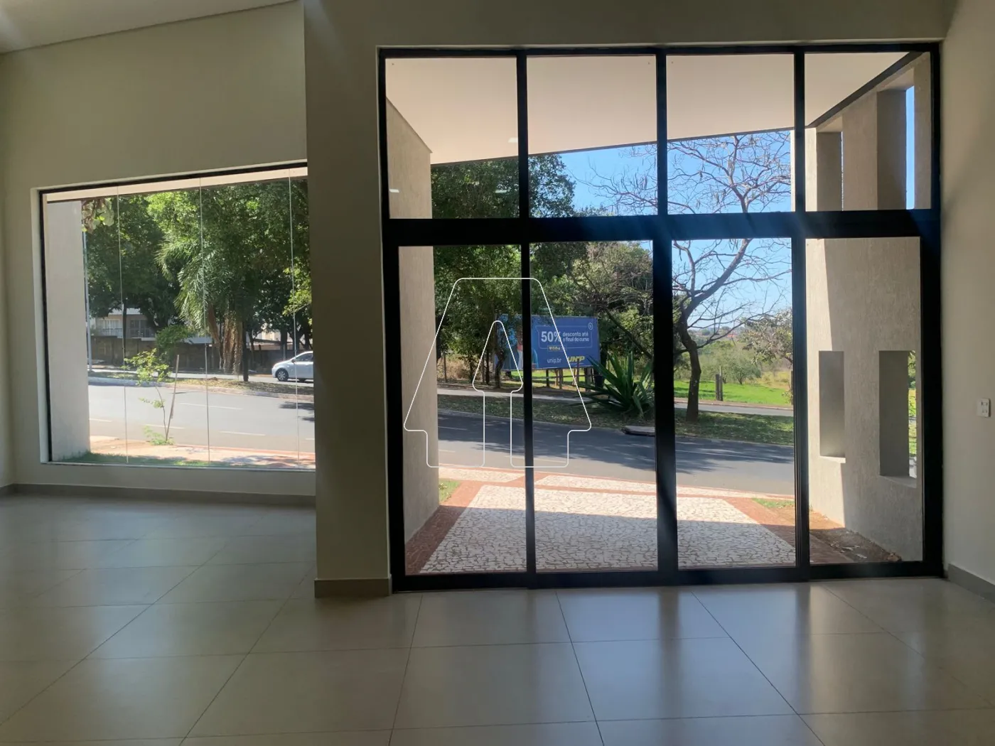 Alugar Comercial / Salão em Araçatuba R$ 6.000,00 - Foto 3