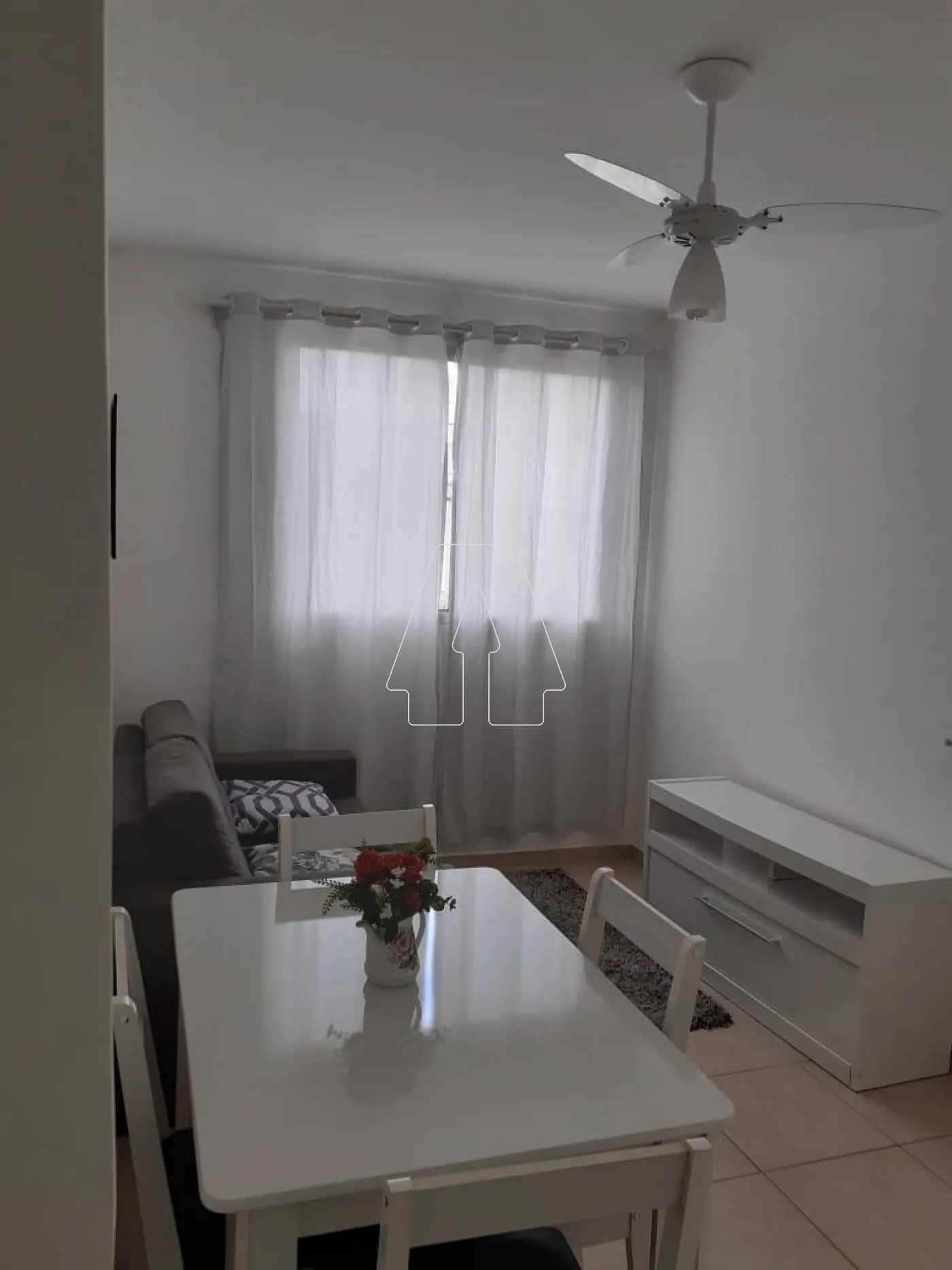 Alugar Apartamento / Padrão em Araçatuba R$ 1.300,00 - Foto 2