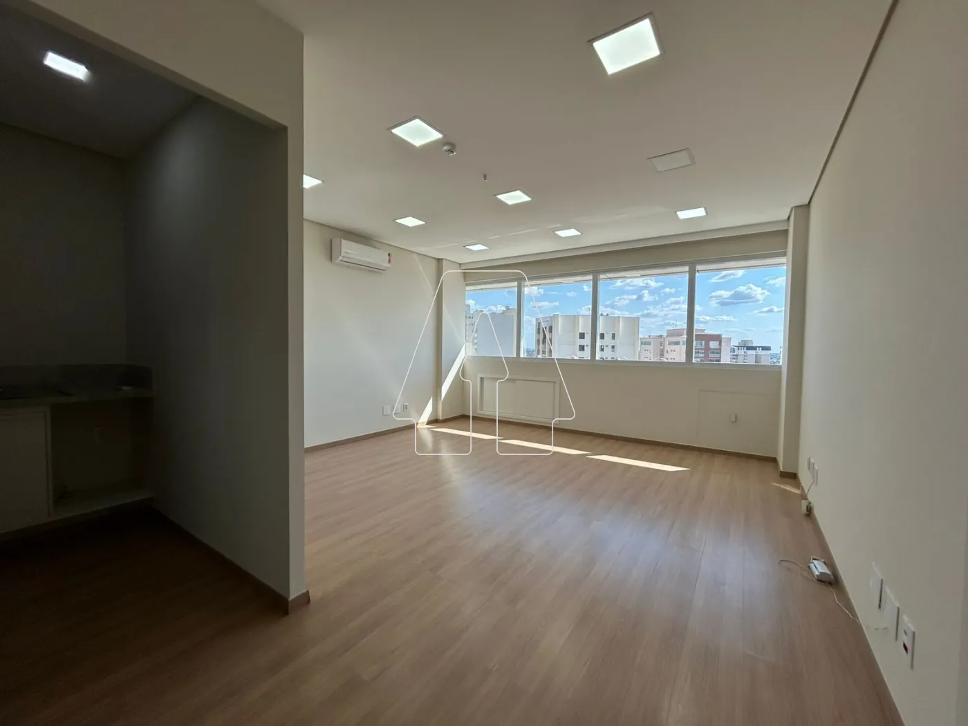 Alugar Comercial / Sala em Condomínio em Araçatuba R$ 2.000,00 - Foto 4
