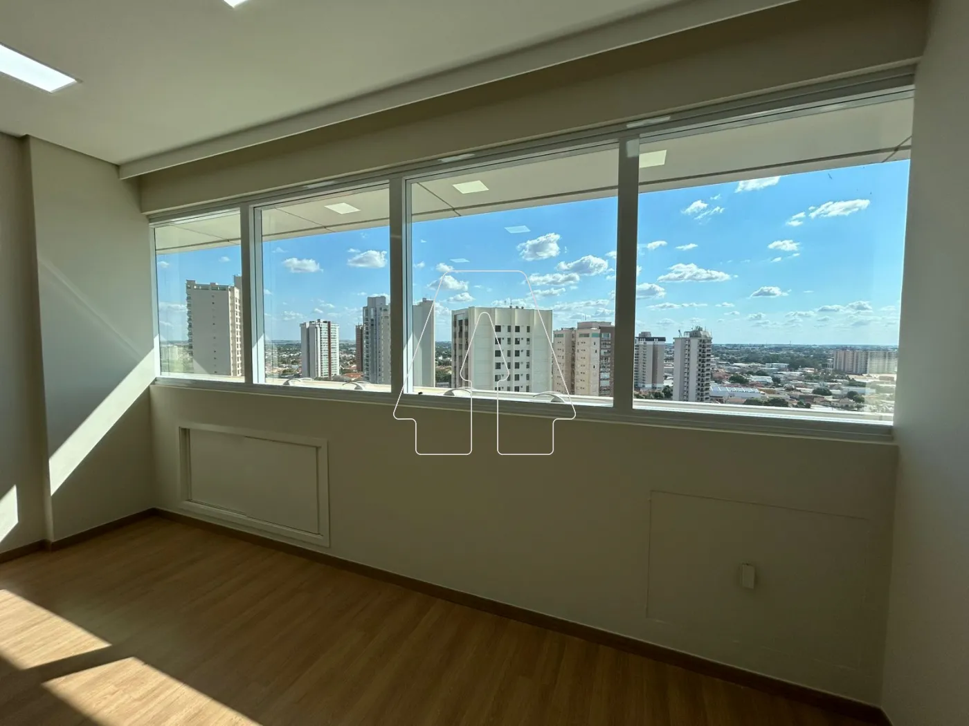Alugar Comercial / Sala em Condomínio em Araçatuba R$ 2.000,00 - Foto 5