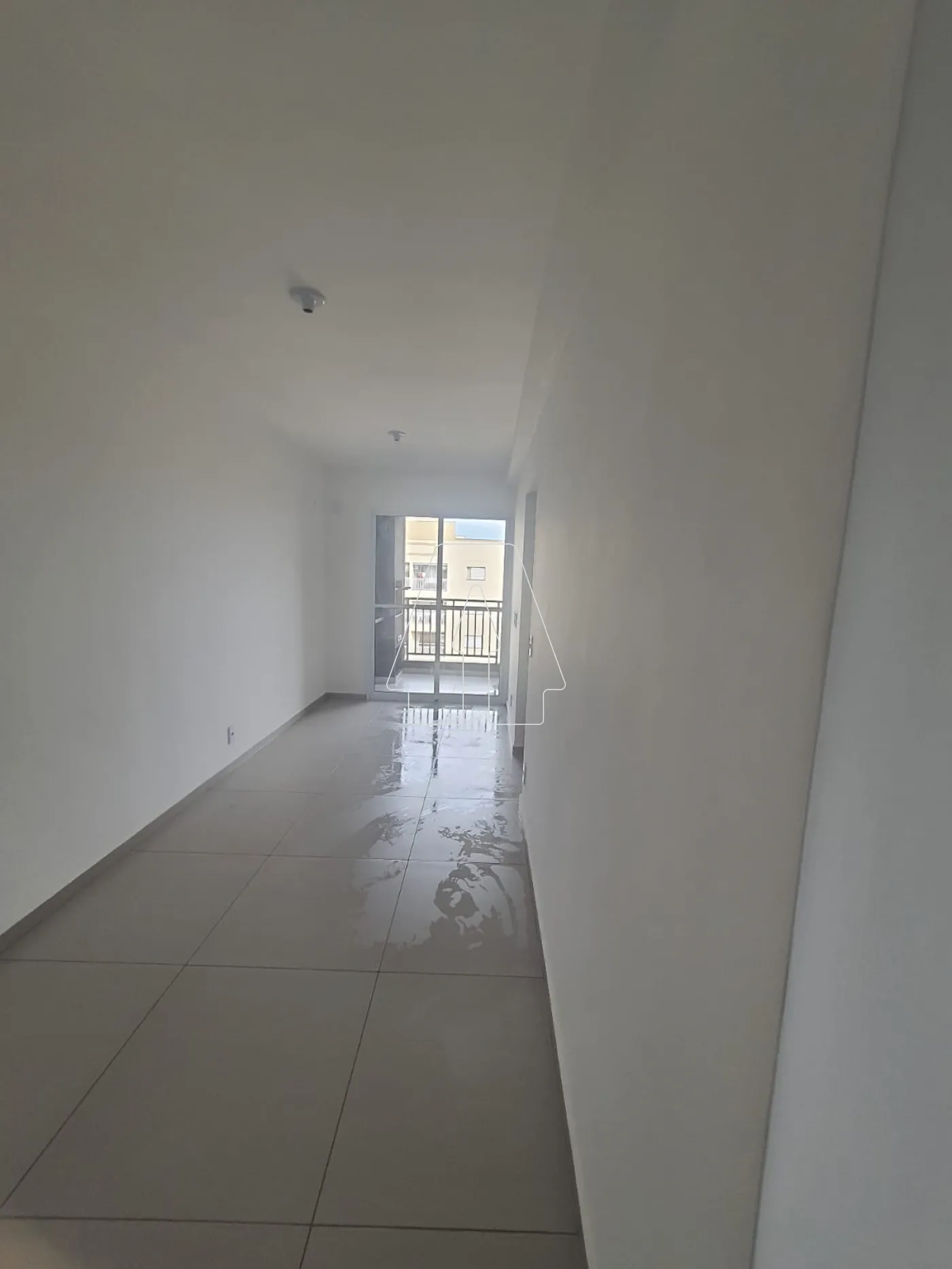 Alugar Apartamento / Padrão em Araçatuba R$ 1.700,00 - Foto 2