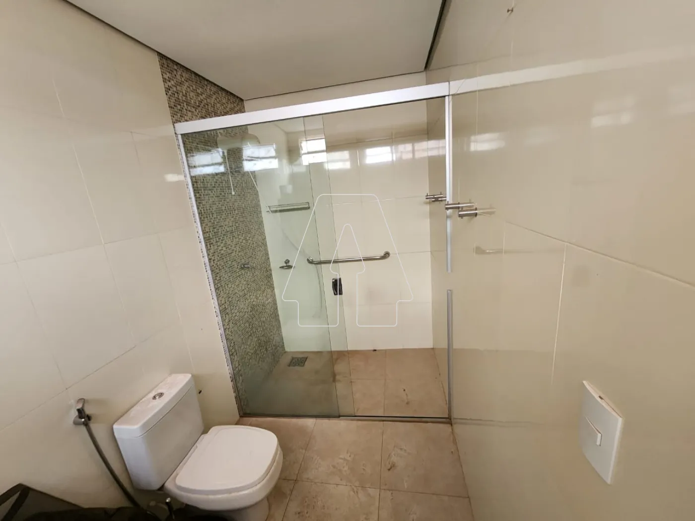 Alugar Comercial / Salão em Araçatuba R$ 1.400,00 - Foto 4