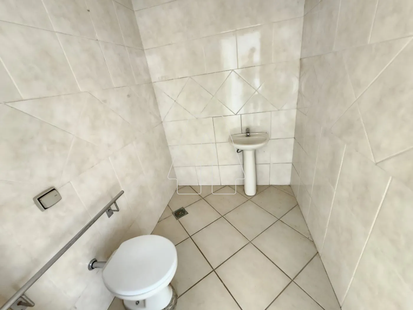 Alugar Comercial / Salão em Araçatuba R$ 1.400,00 - Foto 5