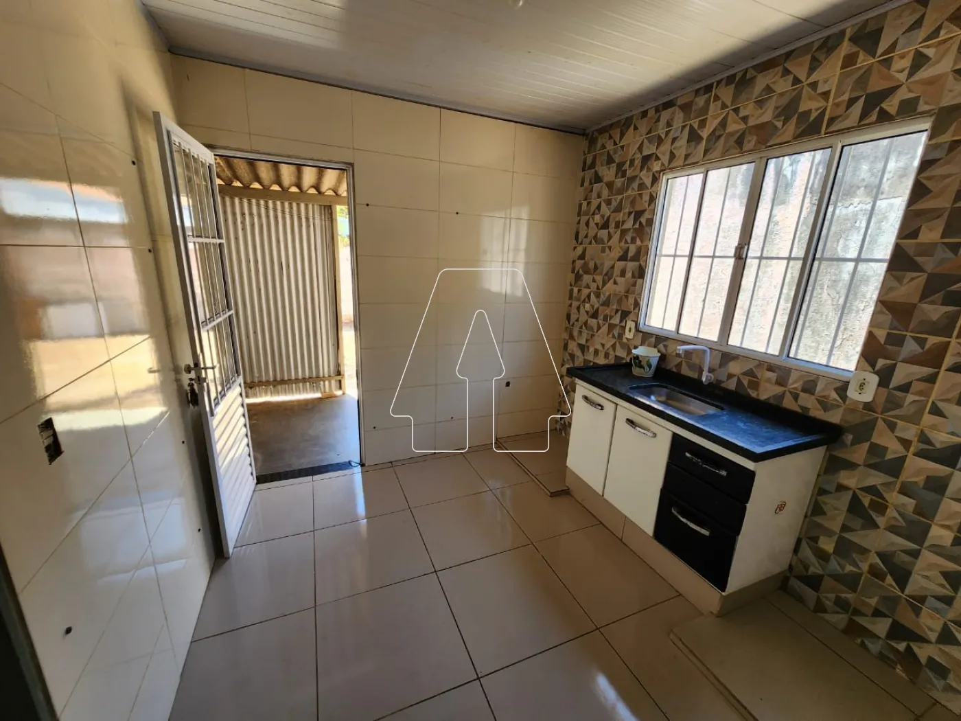 Alugar Casa / Residencial em Araçatuba R$ 900,00 - Foto 3