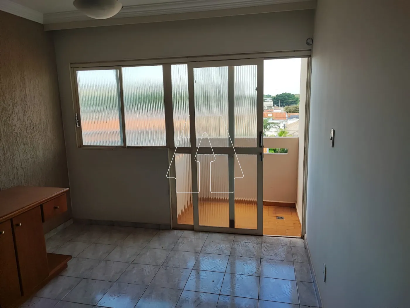 Comprar Apartamento / Padrão em Araçatuba R$ 300.000,00 - Foto 2
