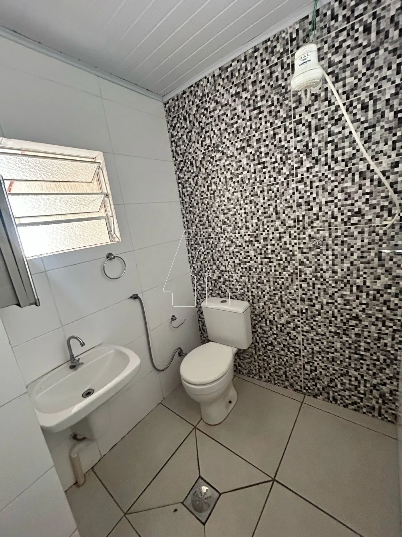 Alugar Casa / Residencial em Araçatuba R$ 800,00 - Foto 5