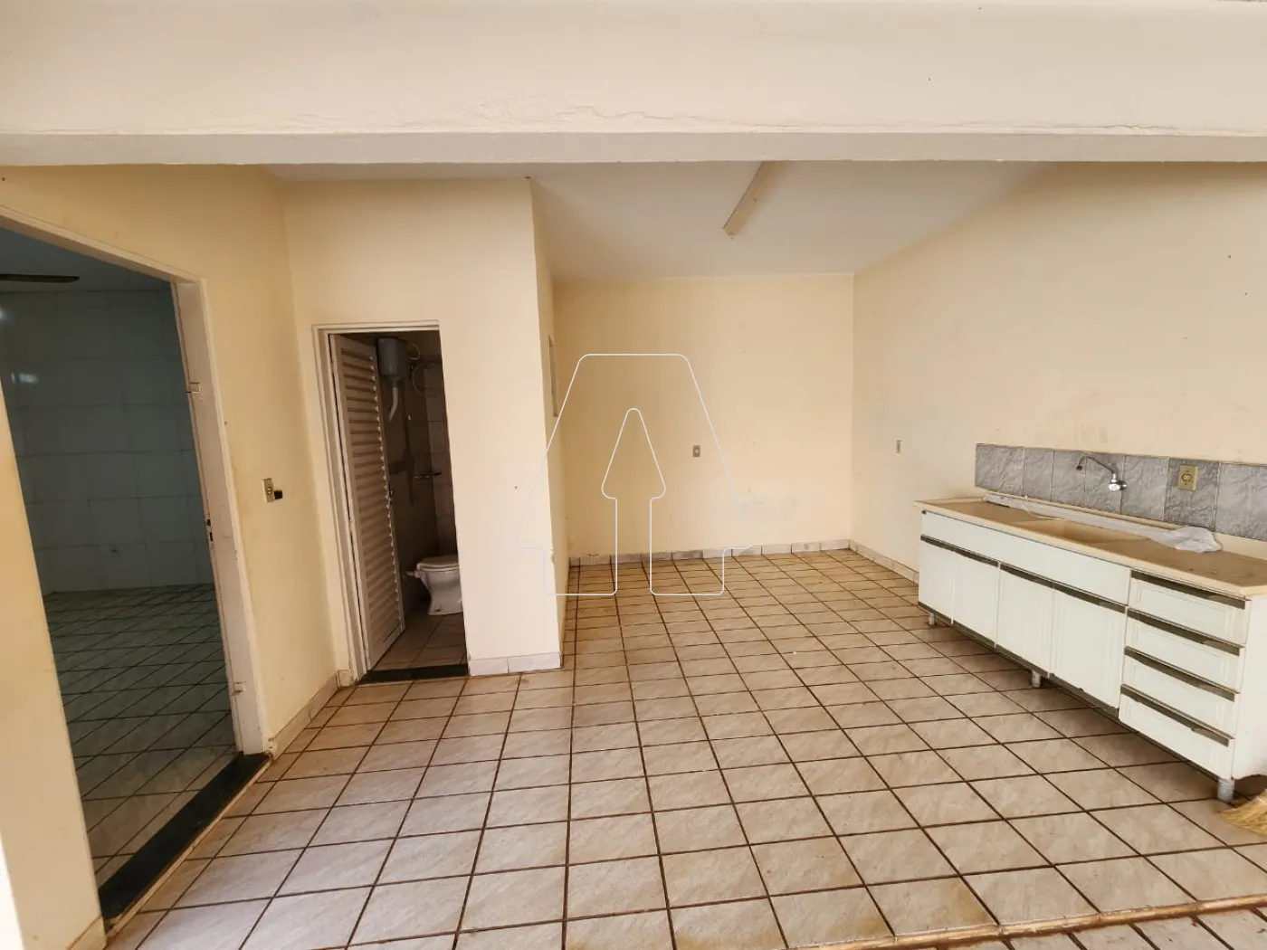 Alugar Comercial / Casa em Araçatuba R$ 1.800,00 - Foto 11