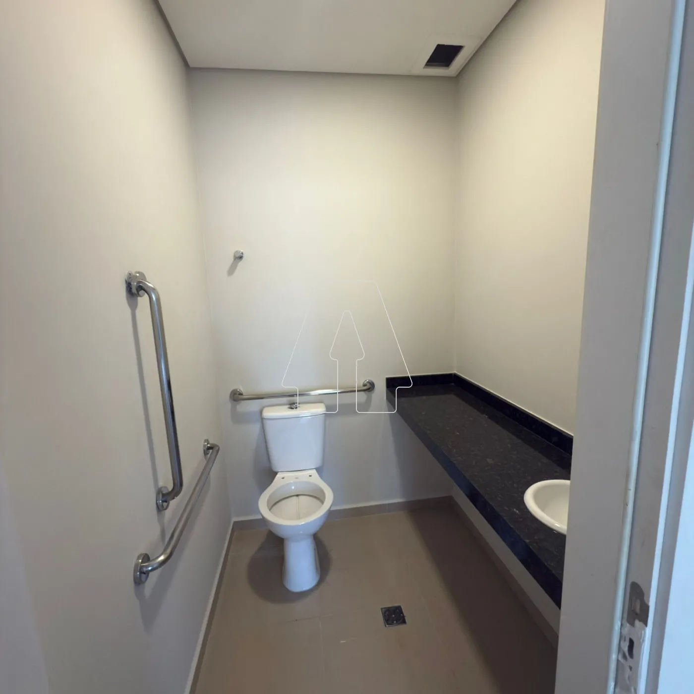 Alugar Comercial / Sala em Condomínio em Araçatuba R$ 10.000,00 - Foto 8