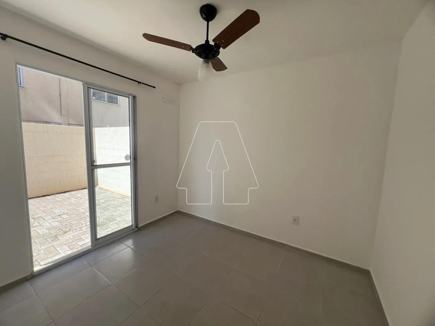 Alugar Apartamento / Padrão em Araçatuba R$ 950,00 - Foto 1
