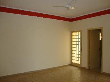 Alugar Casa / Kitnet em Araçatuba. apenas R$ 750,00