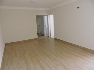 Alugar Apartamento / Padrão em Araçatuba. apenas R$ 1.800,00