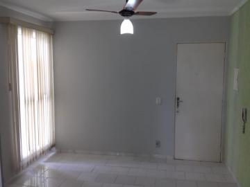 Alugar Apartamento / Padrão em Araçatuba. apenas R$ 950,00