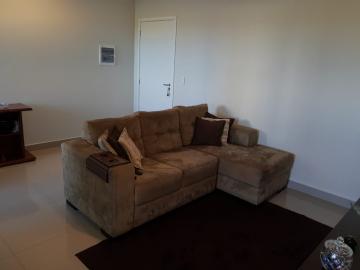 Alugar Apartamento / Padrão em Araçatuba. apenas R$ 1.800,00