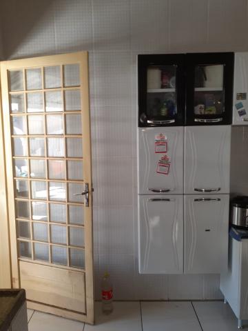 Alugar Casa / Residencial em Araçatuba. apenas R$ 700,00