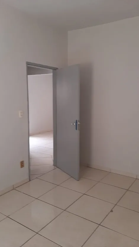 Alugar Casa / Residencial em Araçatuba. apenas R$ 900,00