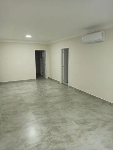 Alugar Apartamento / Padrão em Araçatuba. apenas R$ 3.600,00