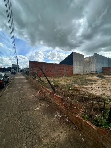 Terreno / Padrão em Araçatuba , Comprar por R$Consulte-nosAlugar por R$(L) 0,00