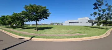Alugar Terreno / Padrão em Araçatuba. apenas R$ 500.000,00