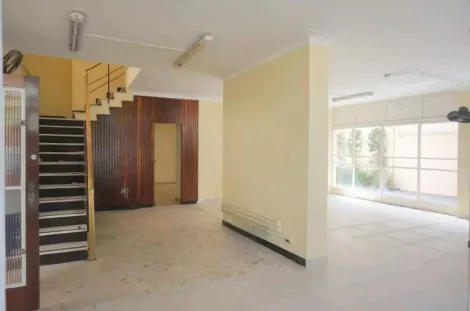 Alugar Comercial / Casa em Araçatuba. apenas R$ 9.000,00