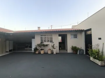 Alugar Casa / Residencial em Araçatuba. apenas R$ 1.055,41