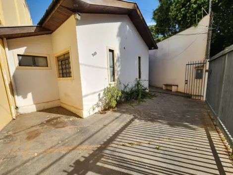 Alugar Casa / Residencial em Araçatuba. apenas R$ 1.200,00