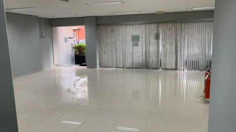 Alugar Comercial / Sala em Condomínio em Araçatuba. apenas R$ 6.500,00