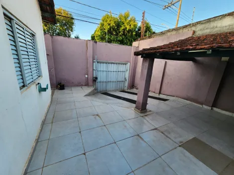 Alugar Casa / Residencial em Araçatuba. apenas R$ 2.200,00