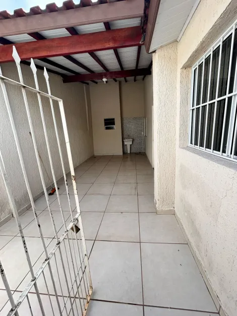 Alugar Casa / Residencial em Araçatuba. apenas R$ 800,00